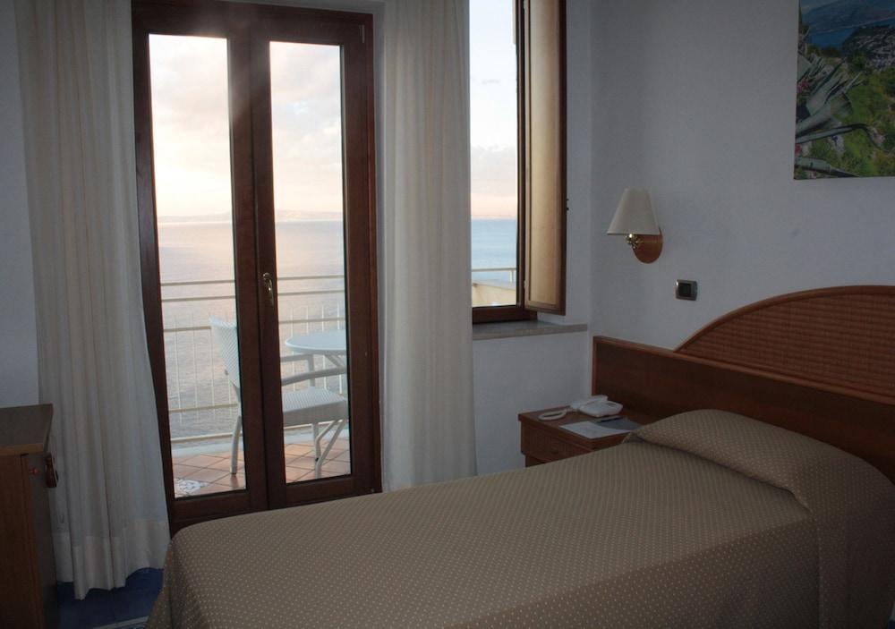 Hotel Sporting فيكو إيكوينس المظهر الخارجي الصورة